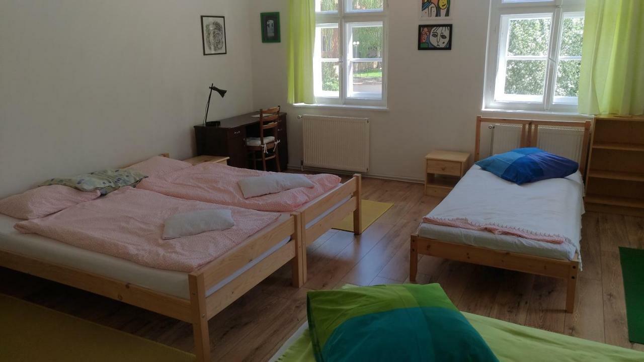 Skromny Apartman V Centru Chebu Экстерьер фото