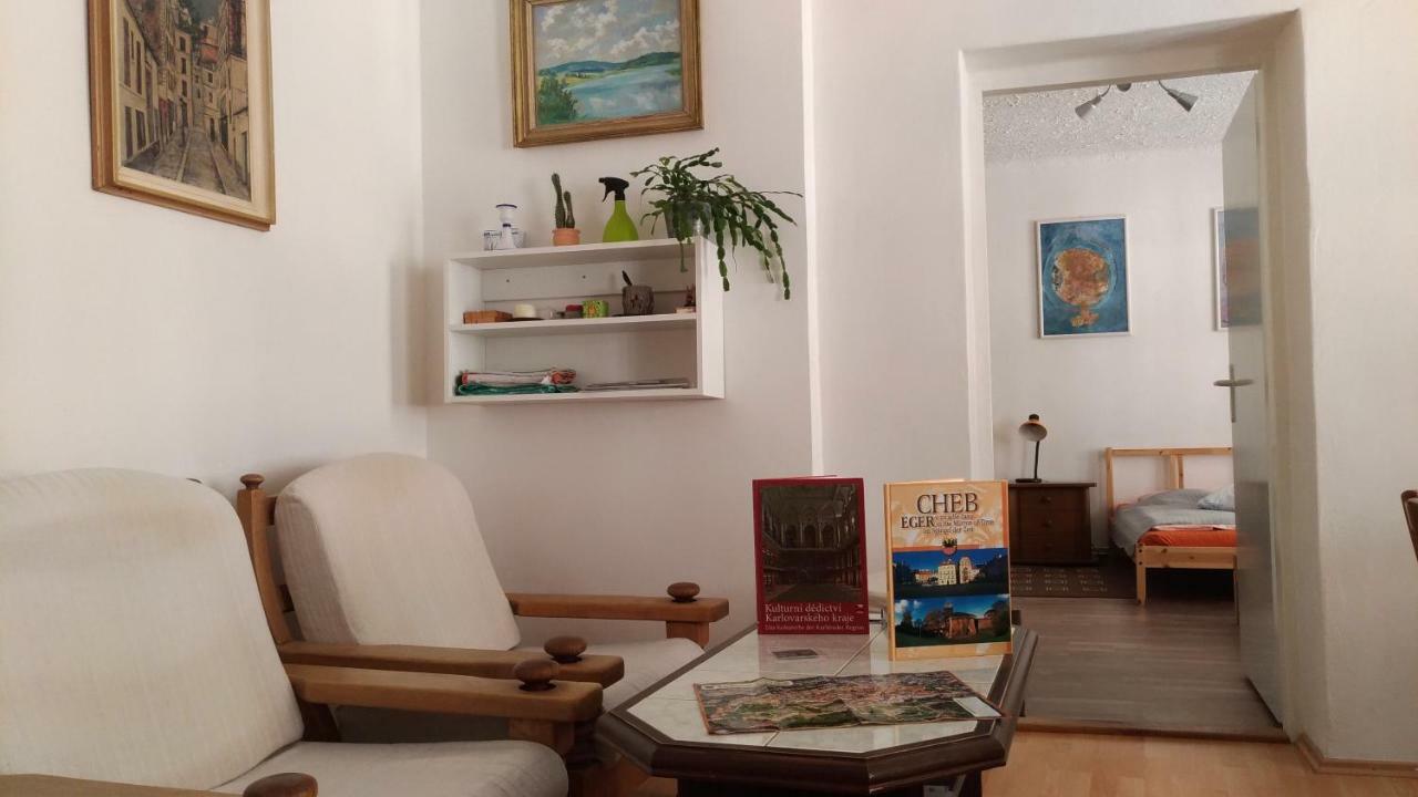 Skromny Apartman V Centru Chebu Экстерьер фото
